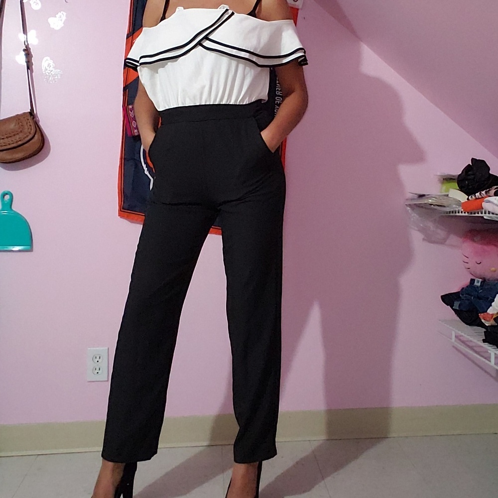 ♡♡NEW♡♡ Black and White Off the Shoulder Jumper
